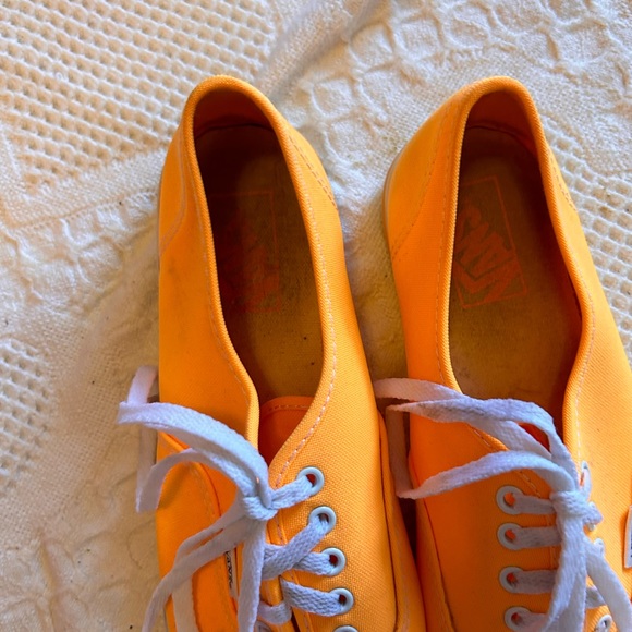 Vans - Picture 2 of 5